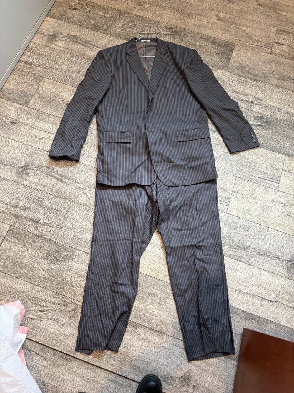 EZRAK Wool & Silk Mens Gray Suit Jacket Top 44R Pants 38R Grey Pinstripe Suit